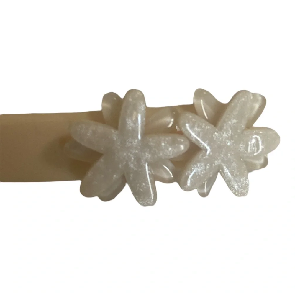 1980’s French Dainty Floral Barrette, Off White/Cream, Deadstock Unworn‎
